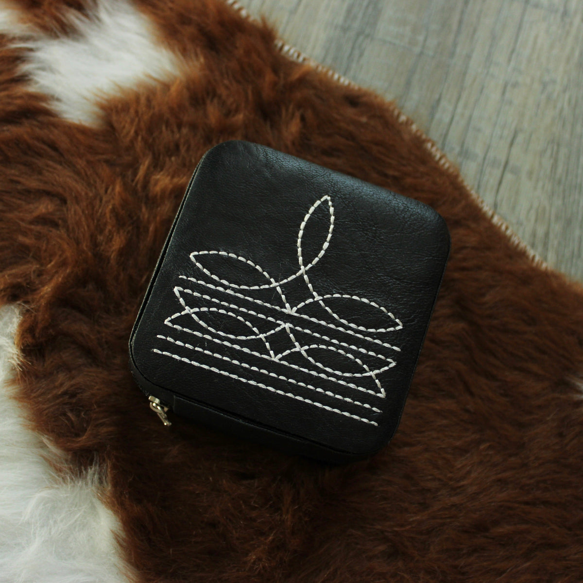 black boot stitch travel jewerly box